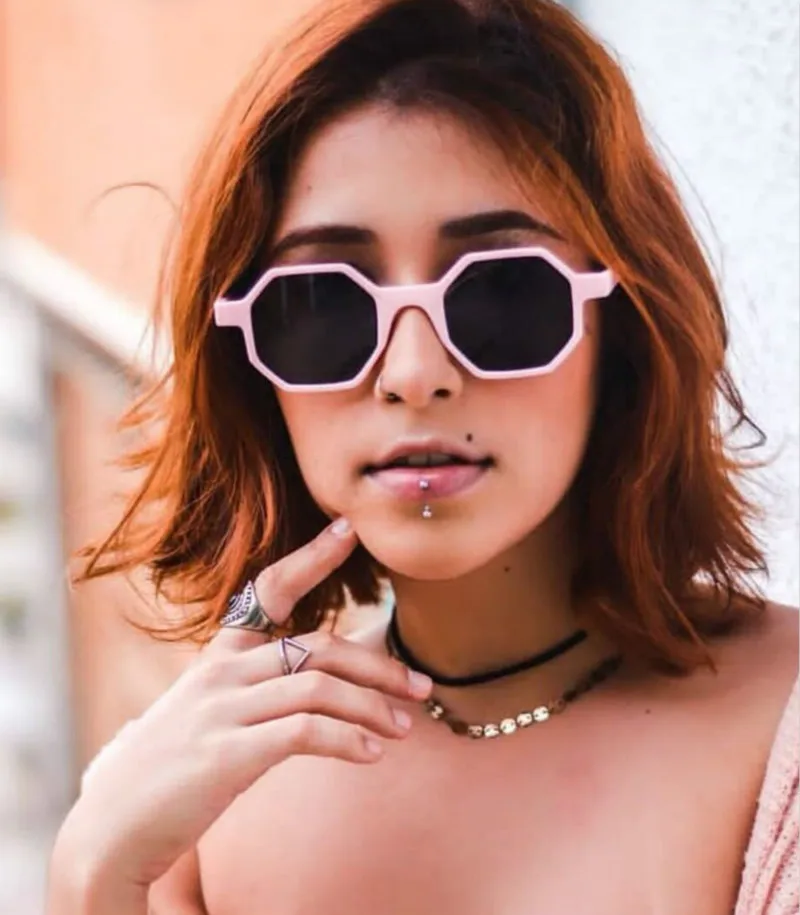 2019 Vintage Small hexagon Sunglasses Women Polygon Frame Sun Glasses Pink Fashion Street Style Shades Female
2019 Vintage Small hexagon Sunglasses Women Polygon Frame Sun Glasses Pink Fashion Street Style Shades Female