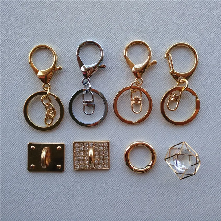 DIY Portachiavi Porte Clef Gold Keychain Vrouwen Sleutelhanger Fur Ball Key Chain Rhinestone Metal Keychains Key Accessories
DIY Portachiavi Porte Clef Gold Keychain Vrouwen Sleutelhanger Fur Ball Key Chain Rhinestone Metal Keychains Key Accessories