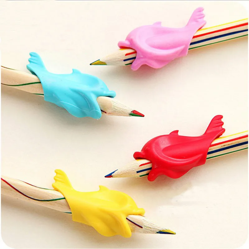 1PCS/LOT Students Pencil Hold a Pen Holding Practise Device For Correcting Pen Postures Grip Learning stationery WBQ02
1PCS/LOT Students Pencil Hold a Pen Holding Practise Device For Correcting Pen Postures Grip Learning stationery WBQ02