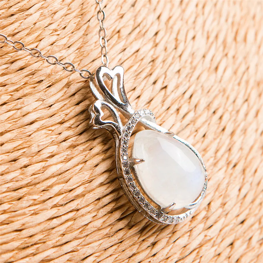 Newly Natural Moonstone Blue Light Gems Stone Silver Necklace Woman Crystal Stone Pendant Necklace 14*10*7mm AAA Drop Shipping
Newly Natural Moonstone Blue Light Gems Stone Silver Necklace Woman Crystal Stone Pendant Necklace 14*10*7mm AAA Drop Shipping