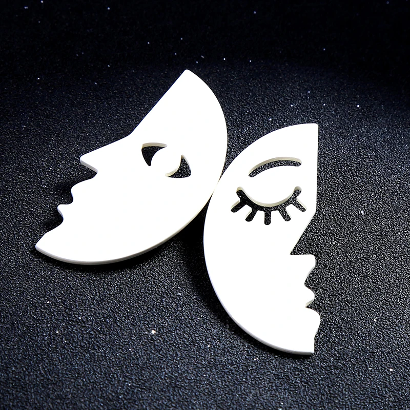 Uer 2019 New White Color Copper Face Strange Peculiar Stud Earrings Valentine's Day Fashion Jewelry ed01739c
Uer 2019 New White Color Copper Face Strange Peculiar Stud Earrings Valentine's Day Fashion Jewelry ed01739c
