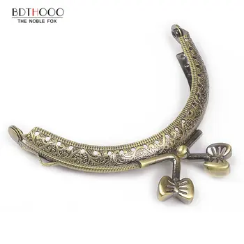 8.5cm Metal Purse Frame Handle for Clutch Bag Handbag Accessories Making Kiss Clasp Lock Antique Bronze Tone Bags Hardware
8.5cm Metal Purse Frame Handle for Clutch Bag Handbag Accessories Making Kiss Clasp Lock Antique Bronze Tone Bags Hardware