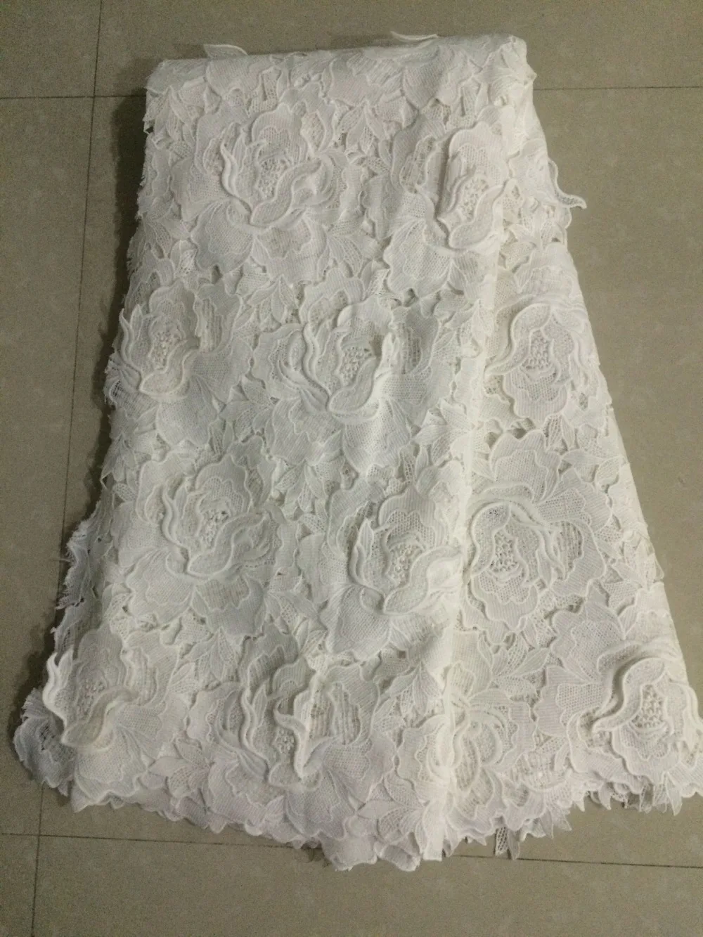 Hot selling Z-han6246 nigerian cord lace fabric embroidered african guipure lace for wedding
Hot selling Z-han6246 nigerian cord lace fabric embroidered african guipure lace for wedding