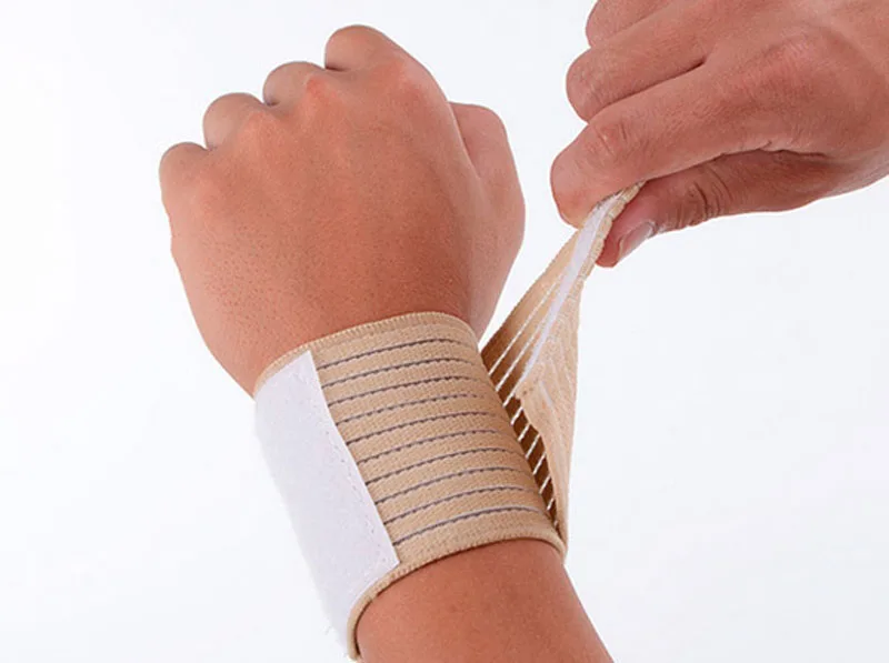 1 Pair Elastic hand wrist straps sport wristbands support wrist protector carpal tunnel wrist brace gym wraps
1 Pair Elastic hand wrist straps sport wristbands support wrist protector carpal tunnel wrist brace gym wraps