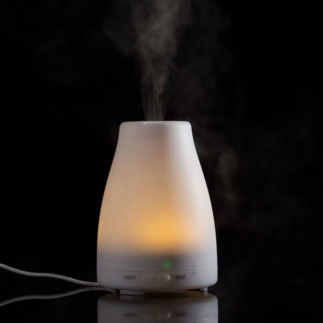 Colored LED 100ML Small Creative Aromatherapy Humidifier Home Environment Air Spray Mini Ultrasonic Aromatherapy Machine
Colored LED 100ML Small Creative Aromatherapy Humidifier Home Environment Air Spray Mini Ultrasonic Aromatherapy Machine