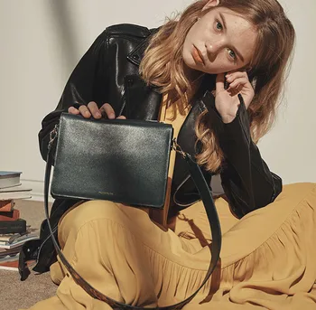 2019 Small Square Bags Wide Shoulder Strap Women's Bags Fashion Messenger Bag PU Leather Brand Desiger Shoulder Bags
2019 Small Square Bags Wide Shoulder Strap Women's Bags Fashion Messenger Bag PU Leather Brand Desiger Shoulder Bags