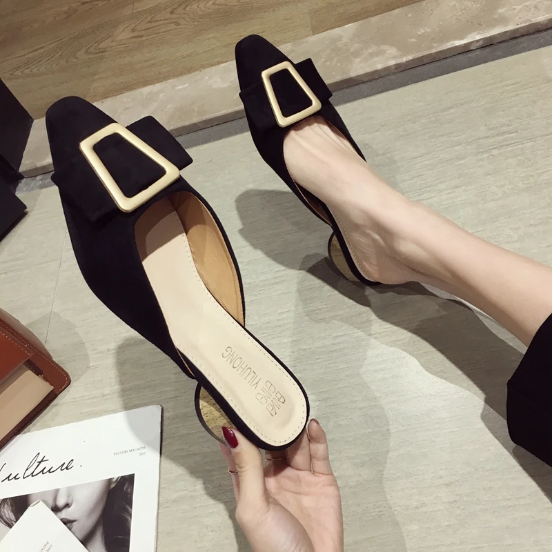 Women's Shoes Slippers Outside the New Spring and Summer 2019 Spiked Square Button Rough-heeled Muller Shoes
Women's Shoes Slippers Outside the New Spring and Summer 2019 Spiked Square Button Rough-heeled Muller Shoes