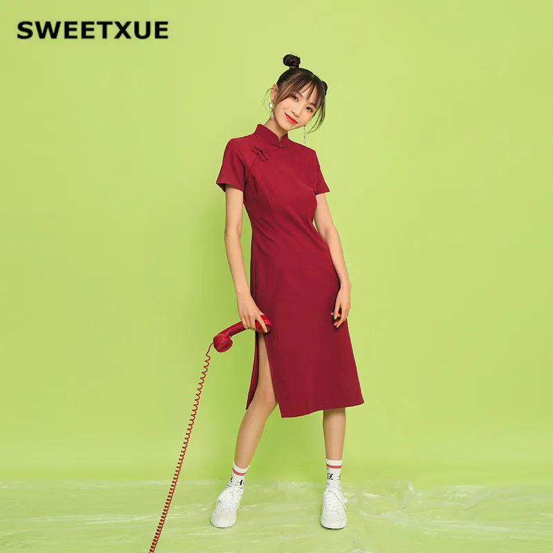 SWEETXUE Red Elegant Cheongsam Summer Sress 2019 Vintage Stand Collar Buckle Solid Color Midi Dresses Women Vestidos Femme
SWEETXUE Red Elegant Cheongsam Summer Sress 2019 Vintage Stand Collar Buckle Solid Color Midi Dresses Women Vestidos Femme