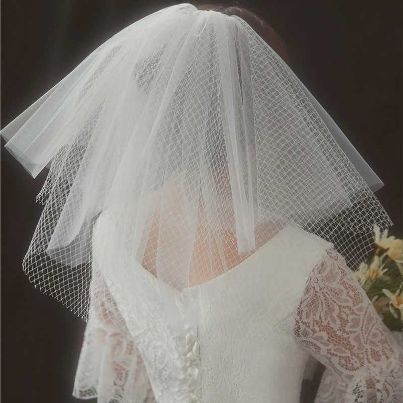 Short Bridal Veils Shoulder Length Veils Two Layers Tulle White Ivory Womens Veils For Weddings Bride Velos De Novia 2019 VE015
Short Bridal Veils Shoulder Length Veils Two Layers Tulle White Ivory Womens Veils For Weddings Bride Velos De Novia 2019 VE015