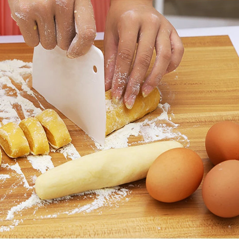 High Quality 1pcs DIY Baking Scraper Butter Knife Plastic Cake Dough Cutter Kitchen Baking Tools Small Size Free Shipping
High Quality 1pcs DIY Baking Scraper Butter Knife Plastic Cake Dough Cutter Kitchen Baking Tools Small Size Free Shipping