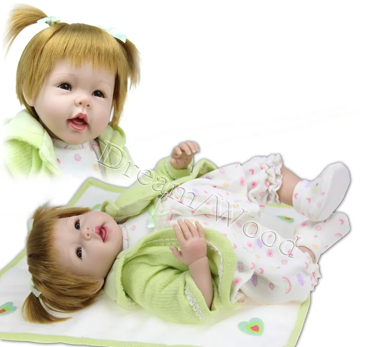 New 55cm silicone reborn baby doll cloth body girl Blonde doll, girl brinquedos high-grade gift
New 55cm silicone reborn baby doll cloth body girl Blonde doll, girl brinquedos high-grade gift
