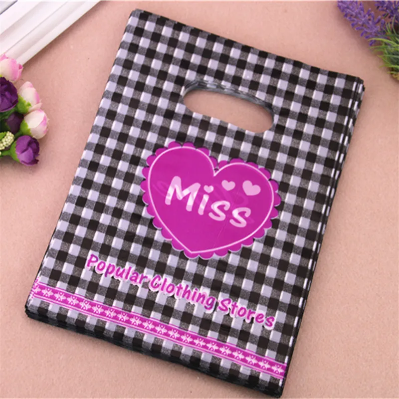2016 New Design Wholesale 100pcs/lot 20*25cm Fashion Hot Pink Love Heart Bags With Handles Plastic Clothing Packaging Bags
2016 New Design Wholesale 100pcs/lot 20*25cm Fashion Hot Pink Love Heart Bags With Handles Plastic Clothing Packaging Bags