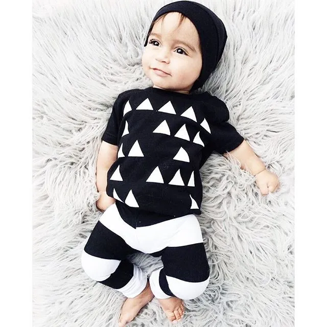 2017 New Summer baby clothes baby boy clothes cotton Short sleeve triangle symbol T-shirt+pants Newborn baby girl clothing set
2017 New Summer baby clothes baby boy clothes cotton Short sleeve triangle symbol T-shirt+pants Newborn baby girl clothing set