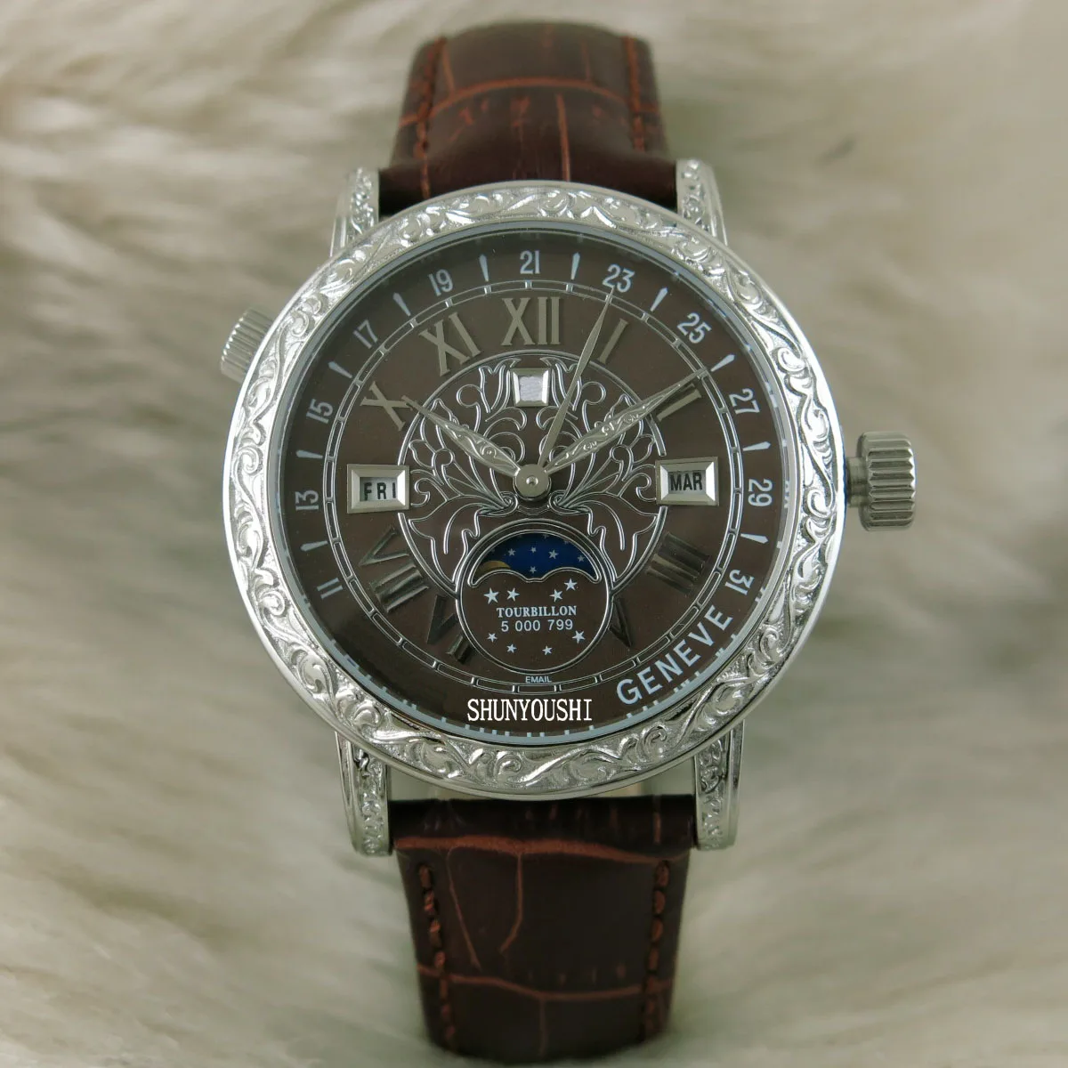 WG06753 Mens Watches Top Brand Runway Luxury European Design Quartz Wristwatches
WG06753 Mens Watches Top Brand Runway Luxury European Design Quartz Wristwatches