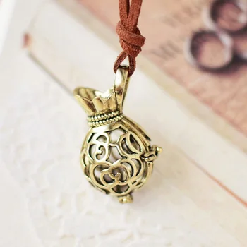 New Retro Literary Blessing Bag Aroma Charms Locket Necklace Long Paragraph Sachet Opened Ball
New Retro Literary Blessing Bag Aroma Charms Locket Necklace Long Paragraph Sachet Opened Ball