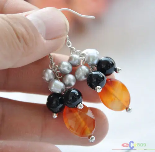 Free shipping@@@@@ P4422 black red agate bead gray rice pearl dangle earring 6.10
Free shipping@@@@@ P4422 black red agate bead gray rice pearl dangle earring 6.10