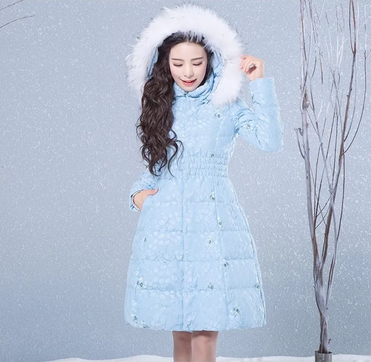 2019 New Winter Blue White Coat Woman Elastic Waist Long Feather Down Padded Girls Ladies Floral Lace Embroidery Overcoats
2019 New Winter Blue White Coat Woman Elastic Waist Long Feather Down Padded Girls Ladies Floral Lace Embroidery Overcoats