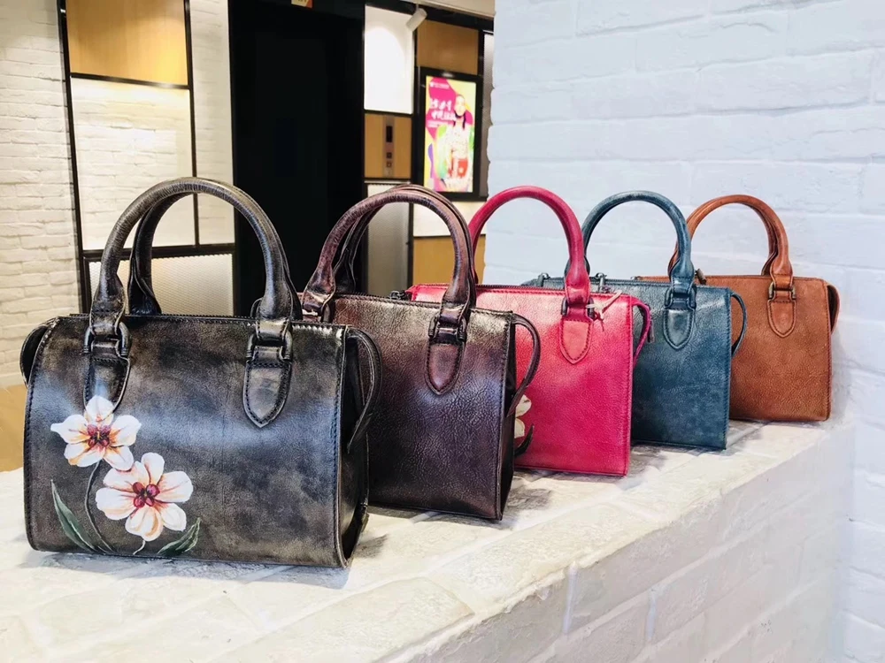 XHTY leather hand-painted handbags hand-brushed first layer cowhide handbag shoulder Messenger bag custom Boston bag
XHTY leather hand-painted handbags hand-brushed first layer cowhide handbag shoulder Messenger bag custom Boston bag