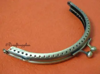 metal frame sewing bag purse frame clasp 10.5 cm anti gold B76
metal frame sewing bag purse frame clasp 10.5 cm anti gold B76