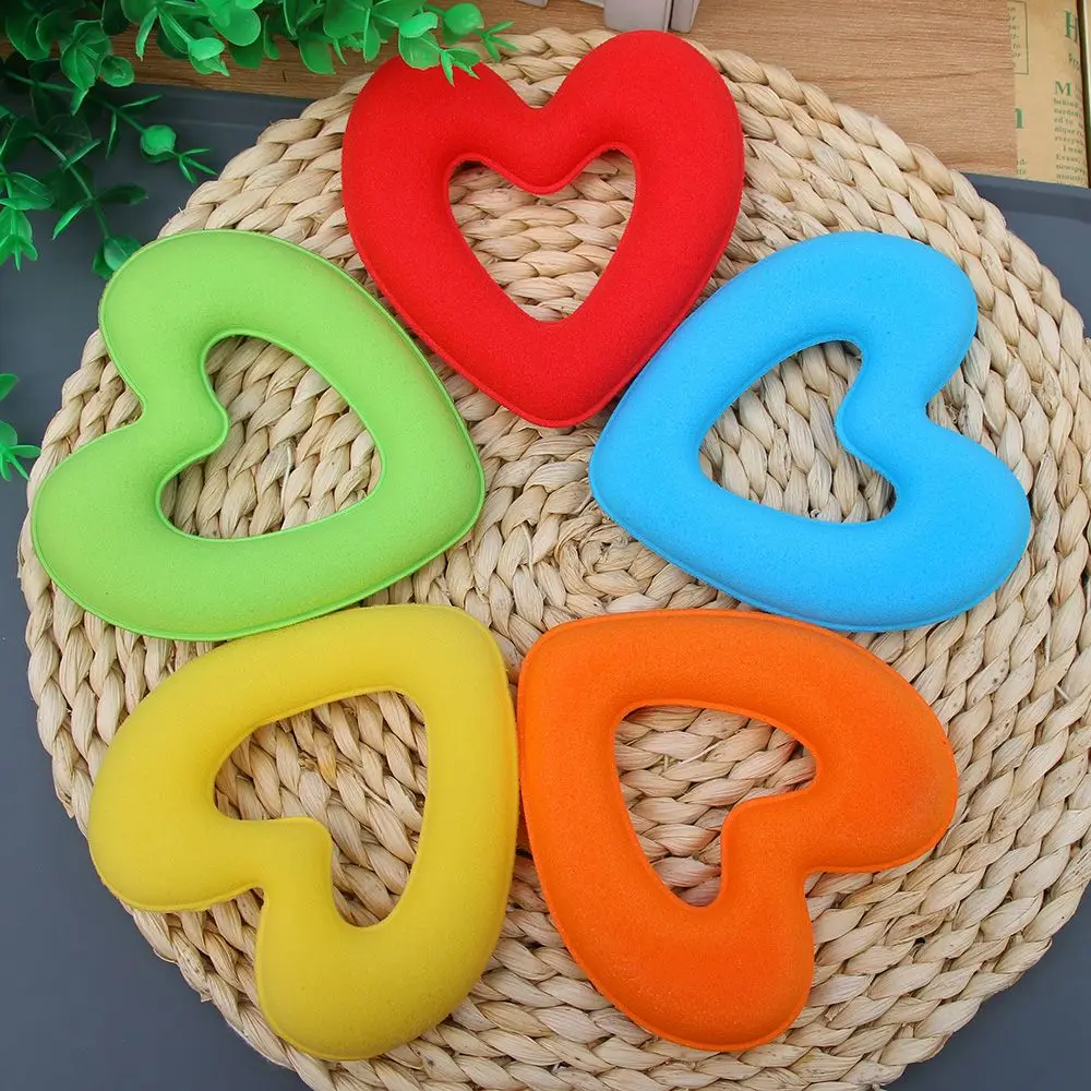 1PCS Hair Donut Bun Heart Maker Magic Foam Sponge Princess Hairstyle Hairbands Hair Clip Hair Accessories Fashion Tools
1PCS Hair Donut Bun Heart Maker Magic Foam Sponge Princess Hairstyle Hairbands Hair Clip Hair Accessories Fashion Tools