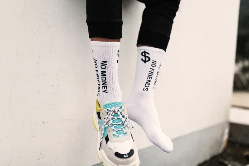 Fashion Funny Letter Printed men Black White Long Striped Cotton Socks Retro Street Tide Knee high baseball Socks male
Fashion Funny Letter Printed men Black White Long Striped Cotton Socks Retro Street Tide Knee high baseball Socks male