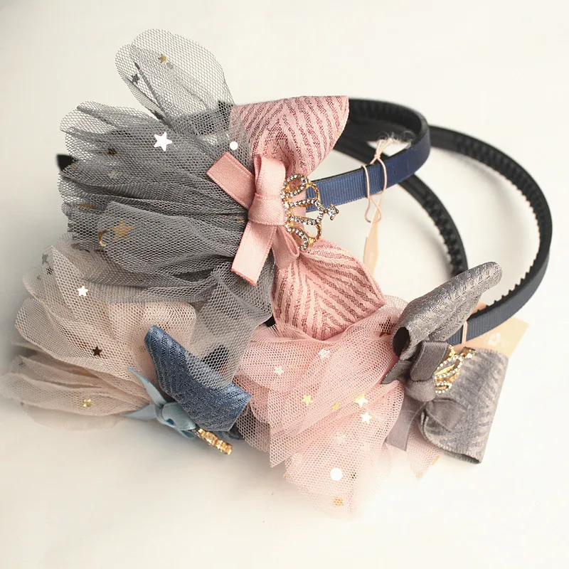 1PCS/LOT Korean Ribborn Bow Hairband Crystal Crown Lovely Kid Headband Cute Bowknot Hairband Gold Princess Crown Hair Bands 2019
1PCS/LOT Korean Ribborn Bow Hairband Crystal Crown Lovely Kid Headband Cute Bowknot Hairband Gold Princess Crown Hair Bands 2019