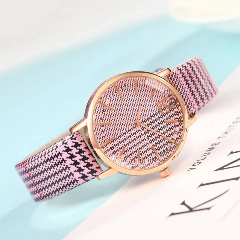2019 Hot Fashion Plaid Design Ladies Fashion Watch Large Digital Easy To Read Quartz Watch
2019 Hot Fashion Plaid Design Ladies Fashion Watch Large Digital Easy To Read Quartz Watch