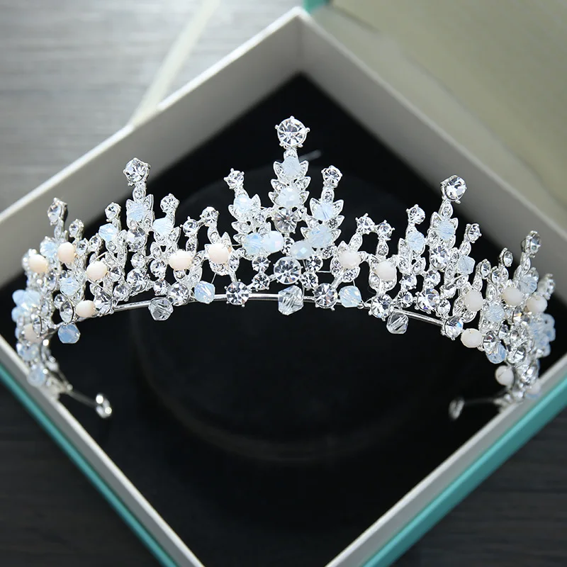2018 New Bride Headwear Atmospheric Crown Wedding Yarn hair Crystal hair Stripe Queen Crown Accessories
2018 New Bride Headwear Atmospheric Crown Wedding Yarn hair Crystal hair Stripe Queen Crown Accessories