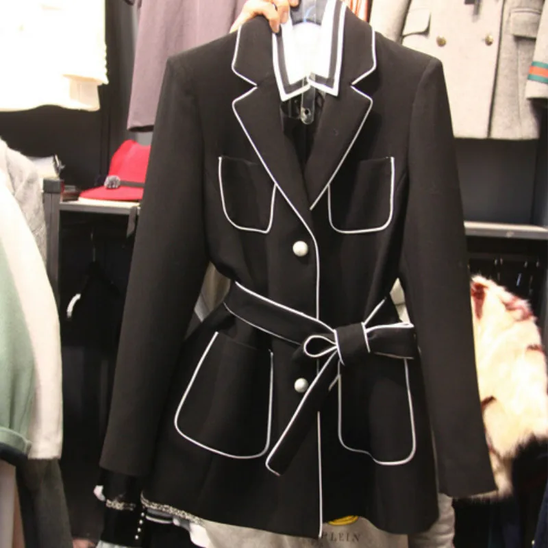 Elegant Pearls Buttons Blazer OL Mini Woman Suit Pockets Jacket Cardigan Single-breasted Notched Collar Long Sleeve Tops
Elegant Pearls Buttons Blazer OL Mini Woman Suit Pockets Jacket Cardigan Single-breasted Notched Collar Long Sleeve Tops