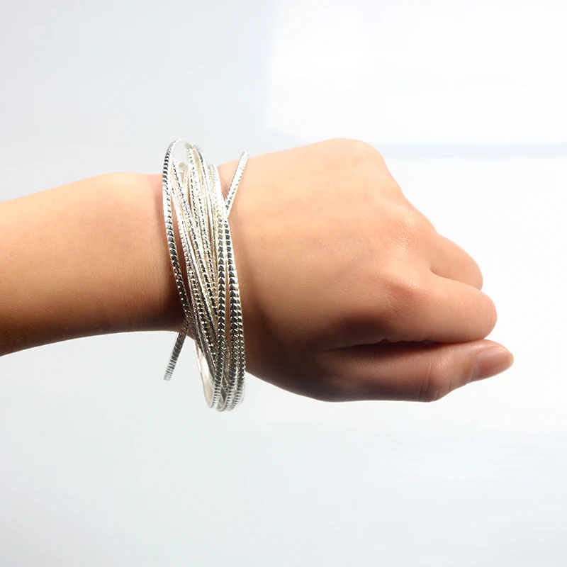 SUKI New Temperament Trendy Fashion Indian Jewelry Bracelet Femme Silver Plated Indian Bangles Fashionable Simple
SUKI New Temperament Trendy Fashion Indian Jewelry Bracelet Femme Silver Plated Indian Bangles Fashionable Simple