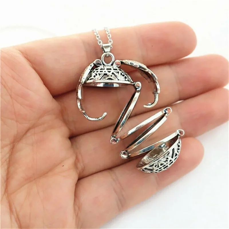 Ahmed Personalized Vintage Hollow Wings Opened Multi-layer Photo Memories Locket Pendant Clavicle Chain Necklace for Women
Ahmed Personalized Vintage Hollow Wings Opened Multi-layer Photo Memories Locket Pendant Clavicle Chain Necklace for Women