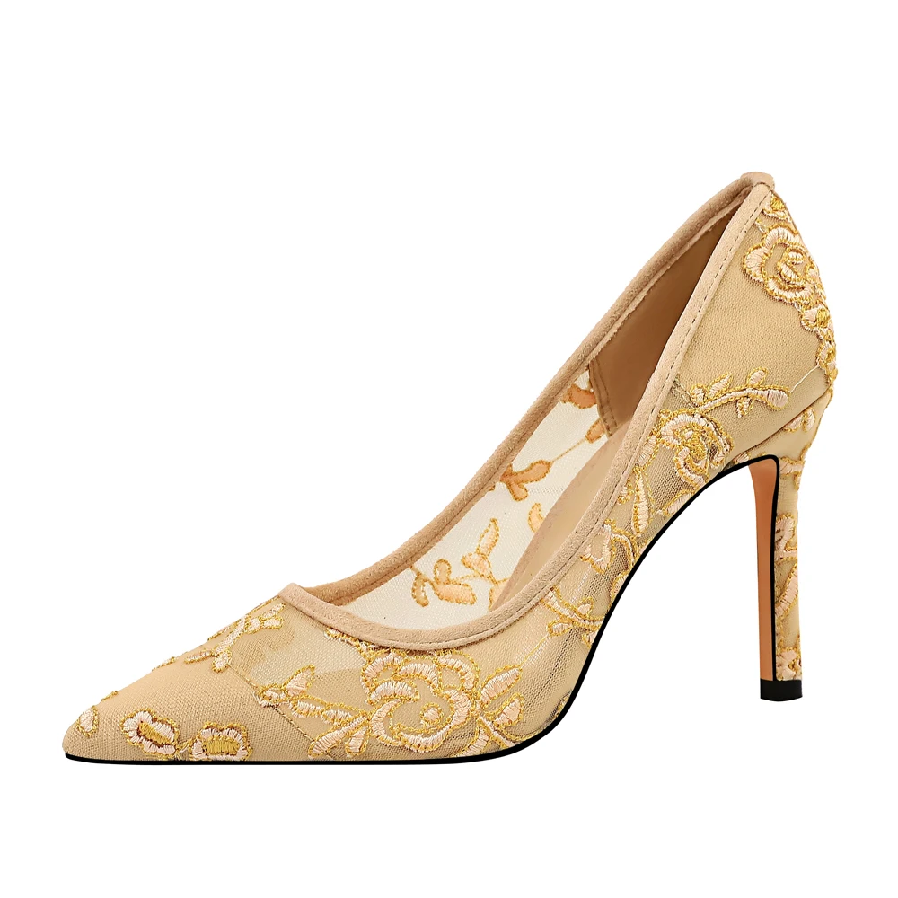 New Sexy Hollow Women Pumps Fashion Embroidery High Heels Ladies Shoes Elegant Wedding Party Shoes Stiletto G0059
New Sexy Hollow Women Pumps Fashion Embroidery High Heels Ladies Shoes Elegant Wedding Party Shoes Stiletto G0059