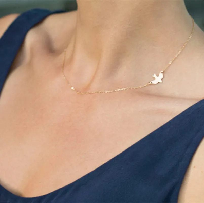 Europe and the United States fashion jewelry ultimate simple metal peace dove short female necklace clavicle Necklaces Pendants
Europe and the United States fashion jewelry ultimate simple metal peace dove short female necklace clavicle Necklaces Pendants
