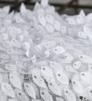 2019 NEW designer lace material for dresses! 1 Yard 2D leaves design tulle mesh embroidered lace fabric with sequins shiny!
2019 NEW designer lace material for dresses! 1 Yard 2D leaves design tulle mesh embroidered lace fabric with sequins shiny!