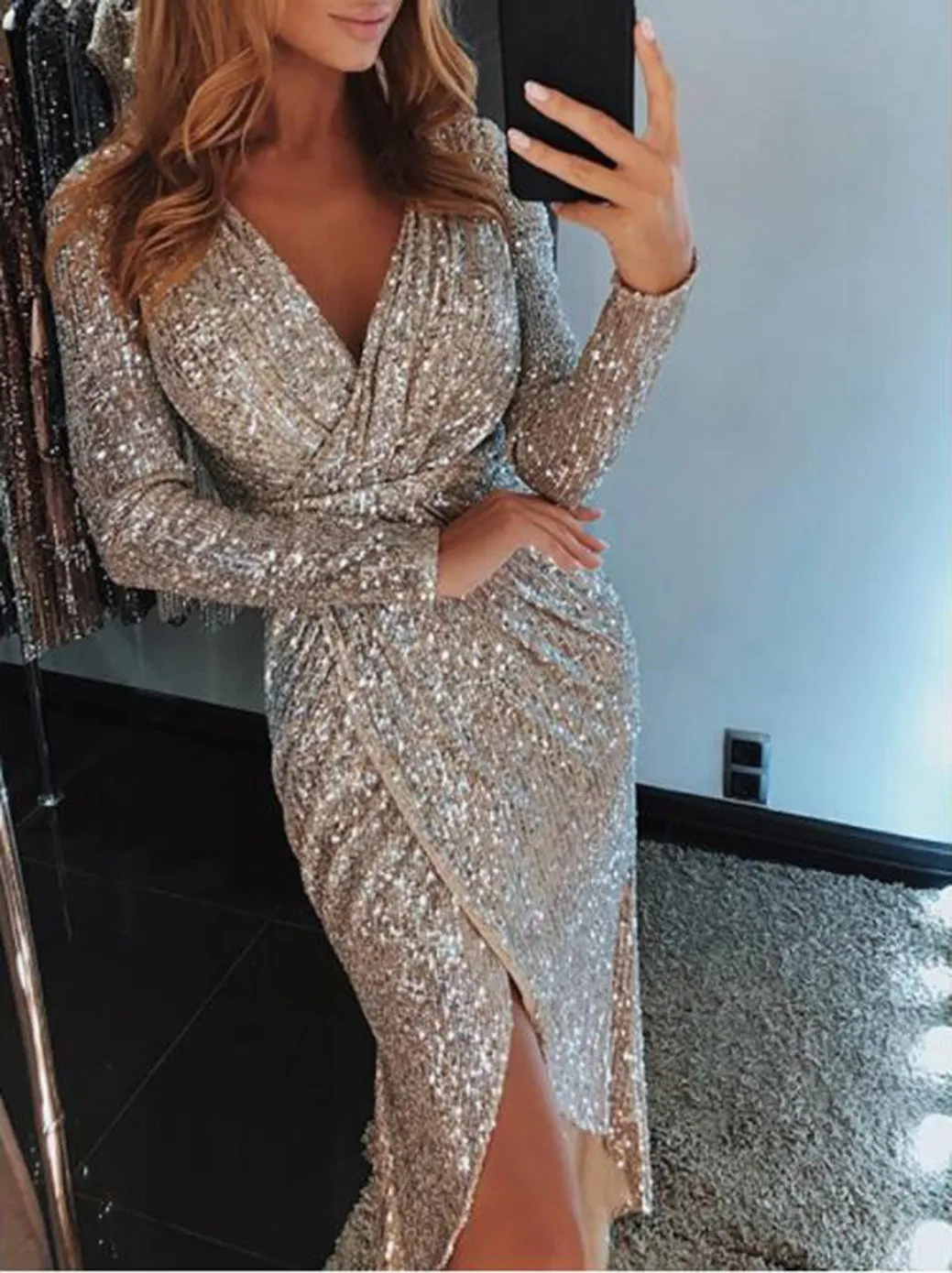 Elegant Women Sequined Shine High Split Winter Dress Sexy Club Party Sequin Sexy V-Neck Plus Size Dress
Elegant Women Sequined Shine High Split Winter Dress Sexy Club Party Sequin Sexy V-Neck Plus Size Dress