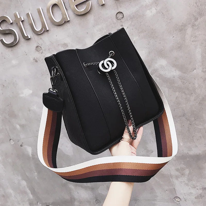 Fashion Leather Women Handbags High Quality Bucket Crossbody Bags for Women 2018 Large Capacity Chains Shoulder Bags Luis Vuiton
Fashion Leather Women Handbags High Quality Bucket Crossbody Bags for Women 2018 Large Capacity Chains Shoulder Bags Luis Vuiton