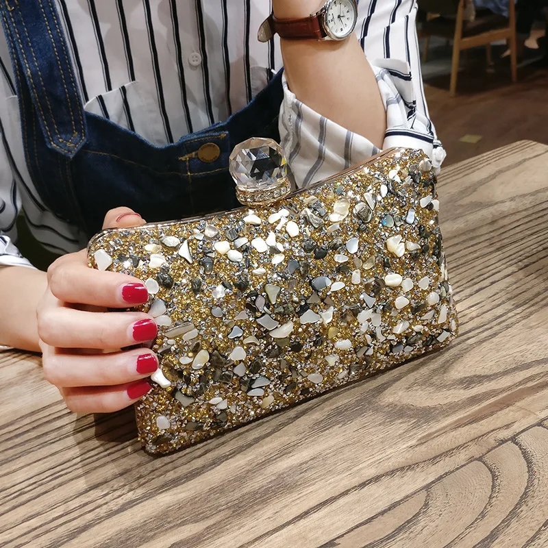 QINRANGUIO Evening Bags 2018 Fashion Clutches Women Mini Crossbody Bags for Women Clutch Purse For Party Wedding Handbag
QINRANGUIO Evening Bags 2018 Fashion Clutches Women Mini Crossbody Bags for Women Clutch Purse For Party Wedding Handbag
