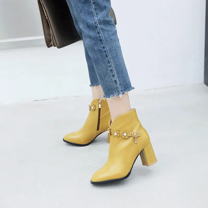 YMECHIC 2018 Fashion Flower Buckle Pink Yellow Gray Black Ladies Party High Heels Autumn Winter Ankle Boots for Women Plus Size
YMECHIC 2018 Fashion Flower Buckle Pink Yellow Gray Black Ladies Party High Heels Autumn Winter Ankle Boots for Women Plus Size