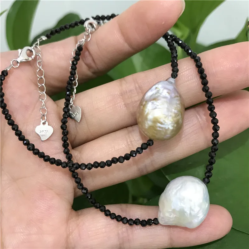2 choices Natural Tiny Shining onxy stone 2-3MM Real Big Baroque 14x18MM Pearl Bracelet 7"925 Sterling Silver clasp +3CM
2 choices Natural Tiny Shining onxy stone 2-3MM Real Big Baroque 14x18MM Pearl Bracelet 7"925 Sterling Silver clasp +3CM