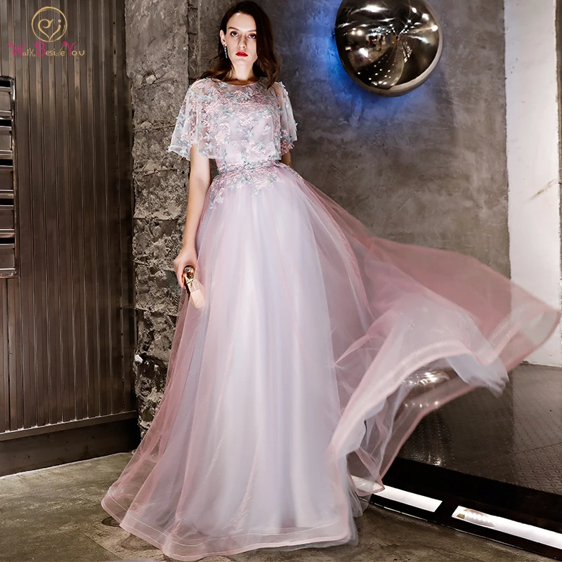 Purple Floral Print Bridesmaid Dress 2019 Tulle Short Sleeves O neck Floor Length Elegant Robe Femme Appliques In Wedding
Purple Floral Print Bridesmaid Dress 2019 Tulle Short Sleeves O neck Floor Length Elegant Robe Femme Appliques In Wedding