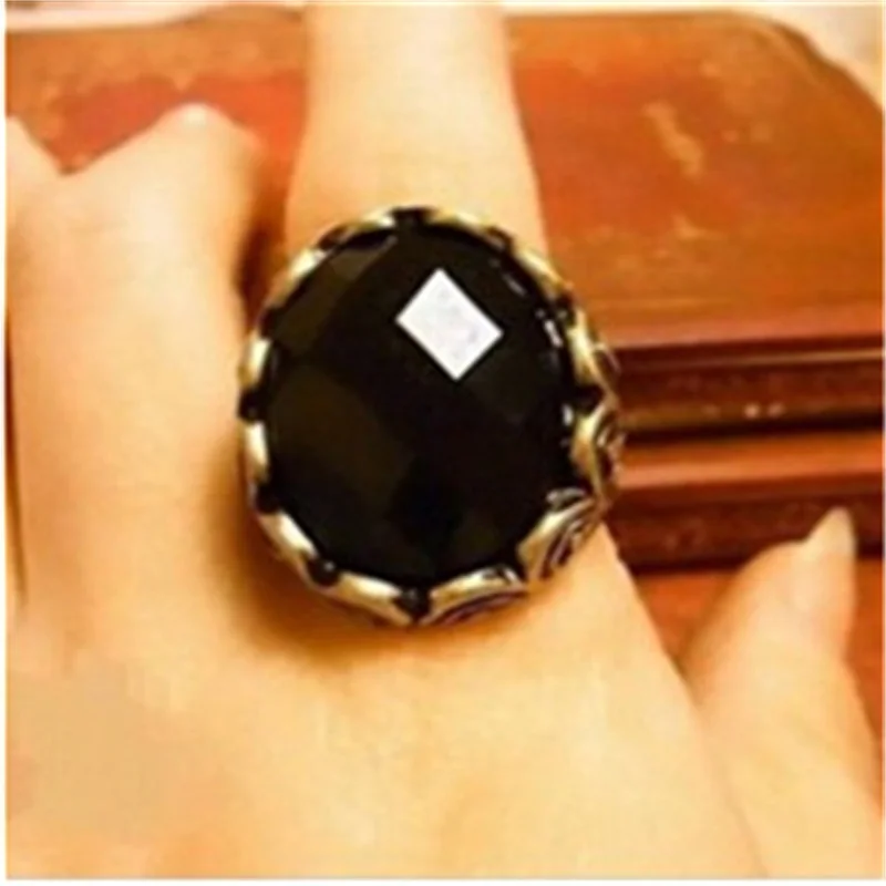 NJ44 Hot Sale Vintage Black Big Crystal Finger Rings Personality Fashion Carved Gem Rings Never Out of Date Wholesale
NJ44 Hot Sale Vintage Black Big Crystal Finger Rings Personality Fashion Carved Gem Rings Never Out of Date Wholesale
