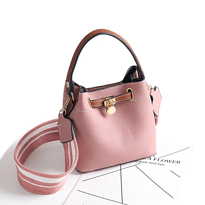 Bag female new summer Korean version of the contrast color soft bucket bucket single shoulder wide diagonal diagonal package
Bag female new summer Korean version of the contrast color soft bucket bucket single shoulder wide diagonal diagonal package