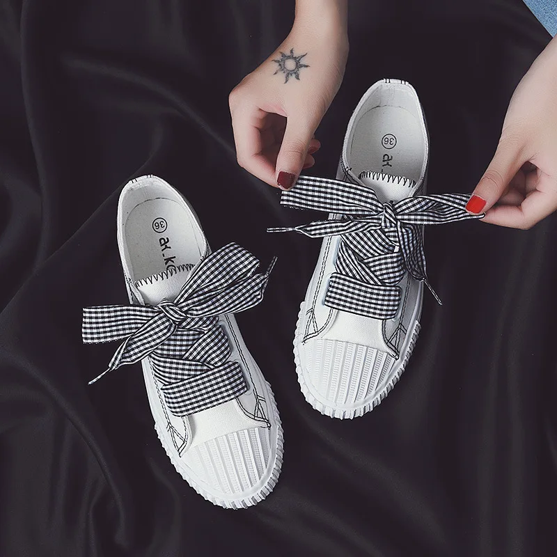 Little white shoes female 2019 summer new bow ribbon canvas shoes casual shoes Harajuku women sneakers shoes zapatos de mujer
Little white shoes female 2019 summer new bow ribbon canvas shoes casual shoes Harajuku women sneakers shoes zapatos de mujer