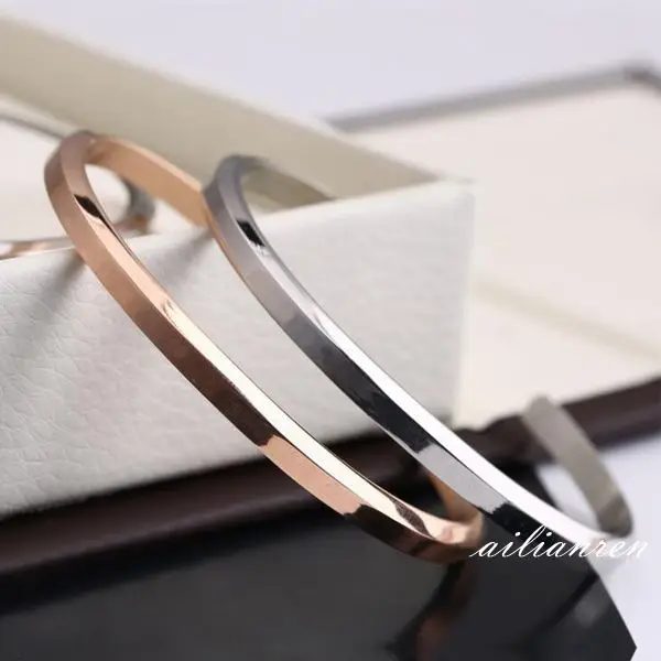 2019 New 2Color luxury design European stainless steel bracelet and bracelet Fit DW Woman couple bracelet Christmas gifts
2019 New 2Color luxury design European stainless steel bracelet and bracelet Fit DW Woman couple bracelet Christmas gifts