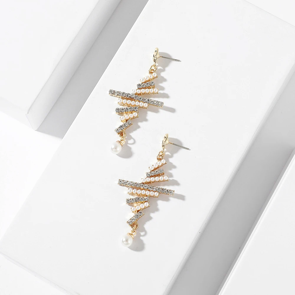 New Arrival Pearls Rhinestone Drop Dangle Earrings Women's Trendy Shinny Gold Alloy Korean Style Statement Jewelry Wholesale
New Arrival Pearls Rhinestone Drop Dangle Earrings Women's Trendy Shinny Gold Alloy Korean Style Statement Jewelry Wholesale