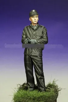 1/16 Resin Figure Model Kits World War II German tank man SS Unassembled unpainted 
1/16 Resin Figure Model Kits World War II German tank man SS Unassembled unpainted