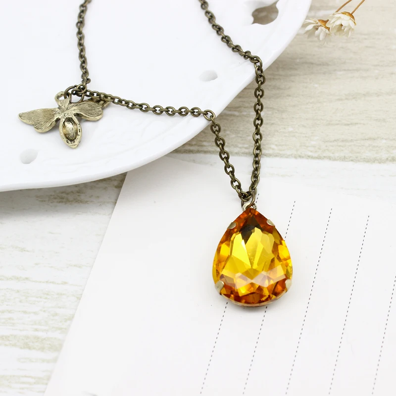 Cute Metal Small Bee Necklace For Women Girls Pendent With Bronze Chain Yellow Gold Rhinestone Birthstone Jewelry Gifts
Cute Metal Small Bee Necklace For Women Girls Pendent With Bronze Chain Yellow Gold Rhinestone Birthstone Jewelry Gifts