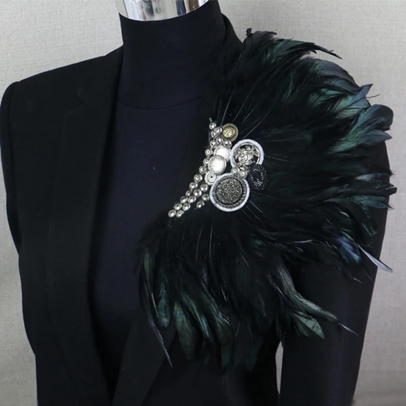Boutonniere Clips Collar Brooch Pin Wedding Bussiness Suits Banquet Brooch Black Feather Anchor Flower Corsage Party Bar Singer
Boutonniere Clips Collar Brooch Pin Wedding Bussiness Suits Banquet Brooch Black Feather Anchor Flower Corsage Party Bar Singer