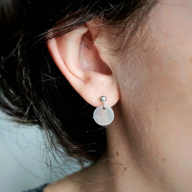 WTLTC Drop Small Metal Coin Disc Stud Earrings for Women Simple Little Studs Earrings Hanging Mini Round Earrings Easy Jewelry
WTLTC Drop Small Metal Coin Disc Stud Earrings for Women Simple Little Studs Earrings Hanging Mini Round Earrings Easy Jewelry