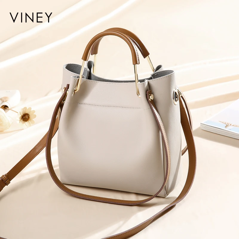 Viney Bucket Bag Woman 2019 New Chao Korean Version Baitao Slant Bag Woman Bag Fashion Simple Hand Bill Shoulder Bag
Viney Bucket Bag Woman 2019 New Chao Korean Version Baitao Slant Bag Woman Bag Fashion Simple Hand Bill Shoulder Bag